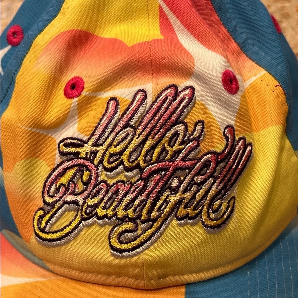 Lynwood Walls Queen Colorful 'Hello Beautiful' Women's Cap - Picture 2 of 8